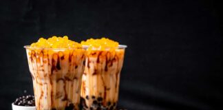 Trà sữa trân châu đường đen – Hương vị và công dụng hữu ích Trà sữa thêm topping là trân châu đường đen có hương vị đặc biệt